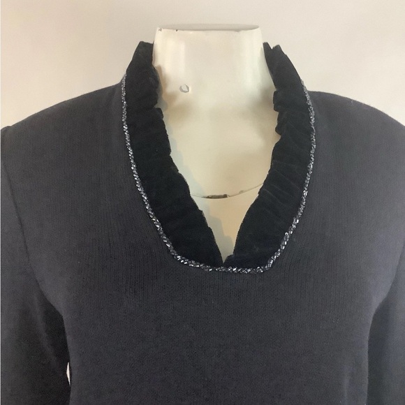 St. John Evening Sz 8 Velvet Beaded Trimmed V Neck Santana Knit Sweater Black - Picture 3 of 8